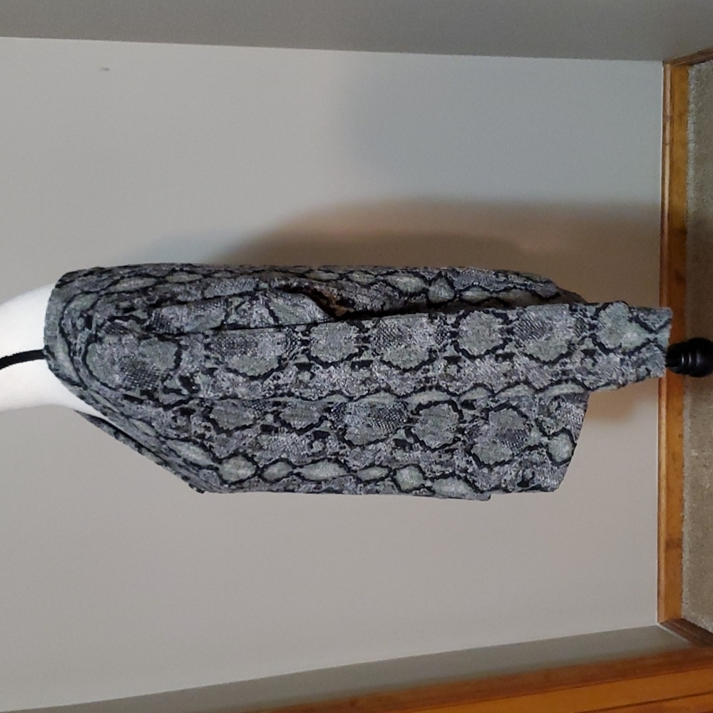 Daytrip Sweater - Picture 7 of 9